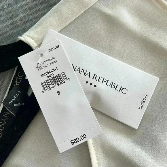 Banana Republic Silky Small Shell Off-white NWT - Picture 4 of 4